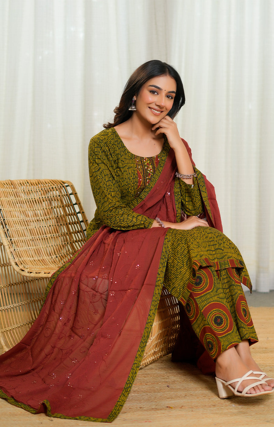 Aarohi – Olive Green Traditional Suit Set