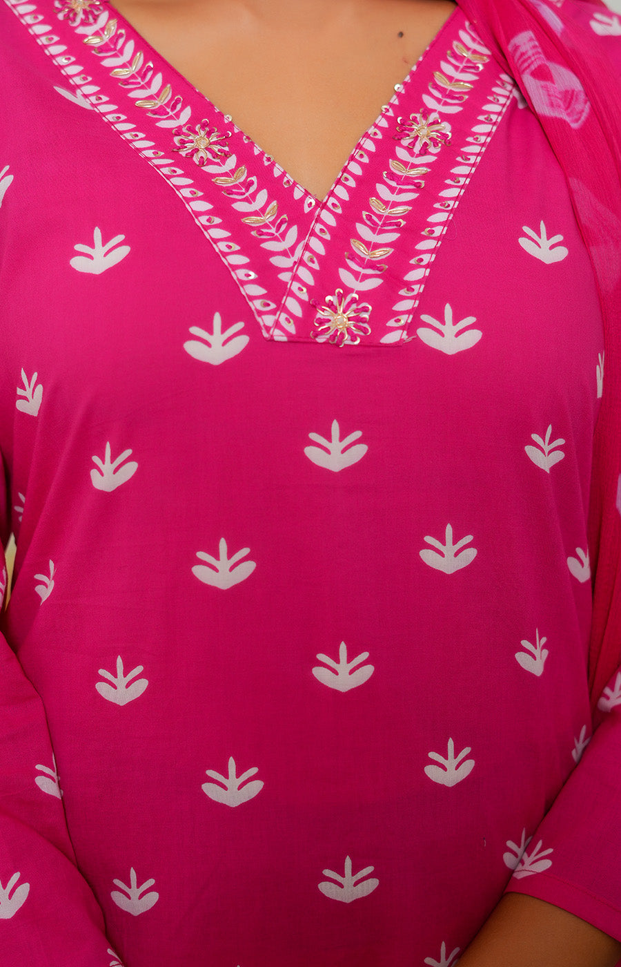 Myra – Rani Pink Embroidered Kurta Set