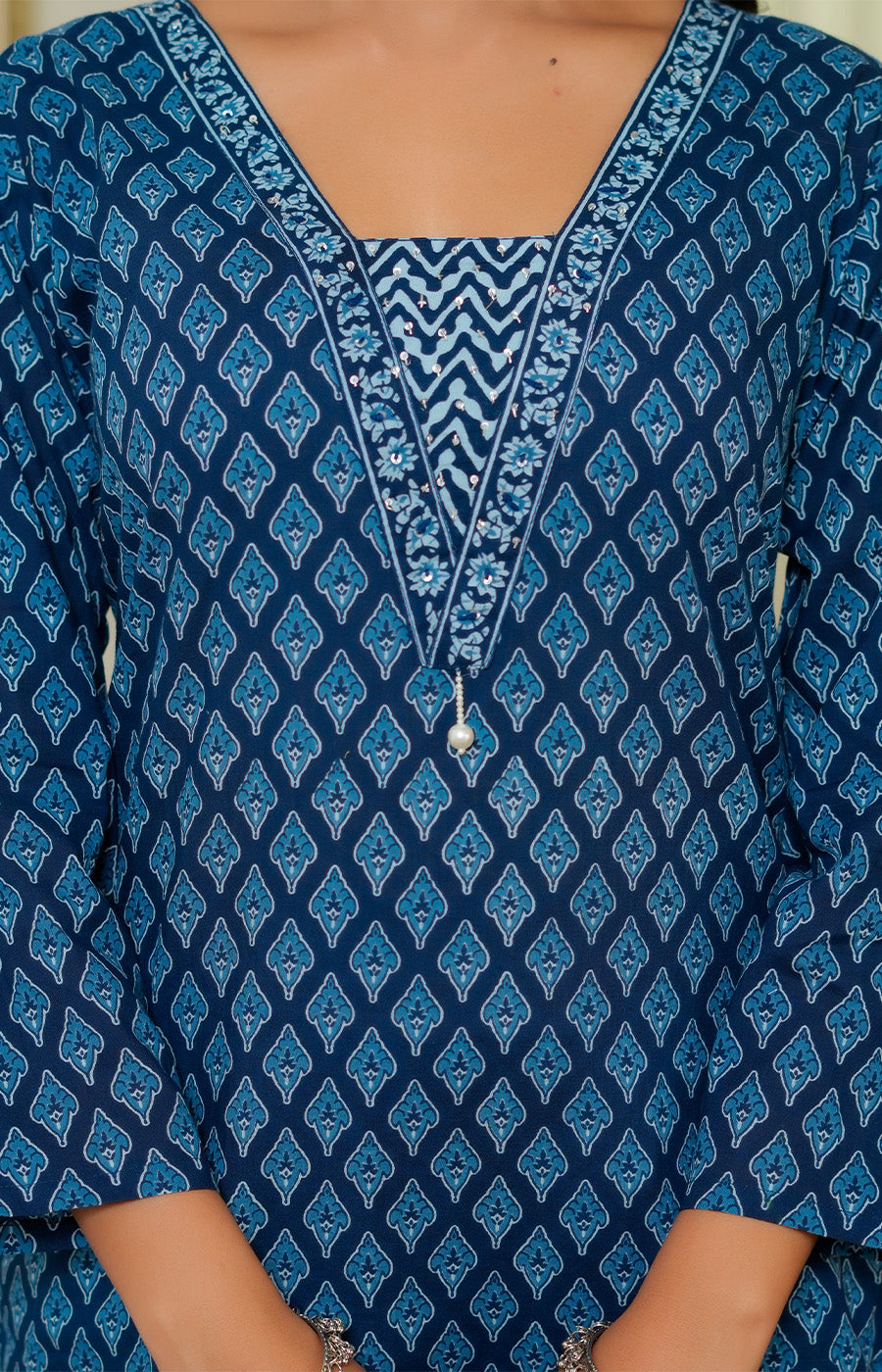 Inaaya – Indigo Printed Suit Set
