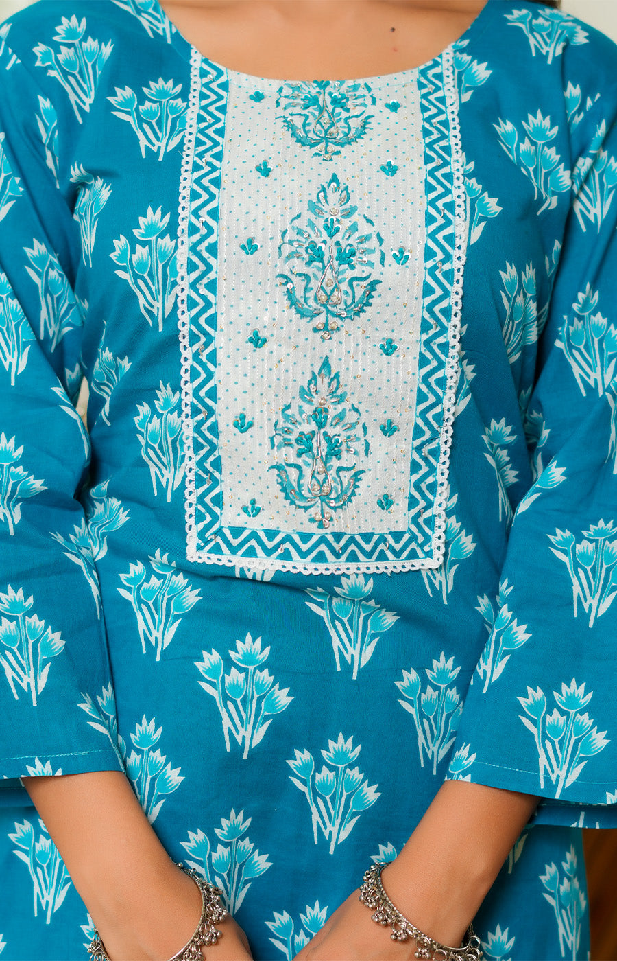 Rhea – Turquoise Printed Kurta Set