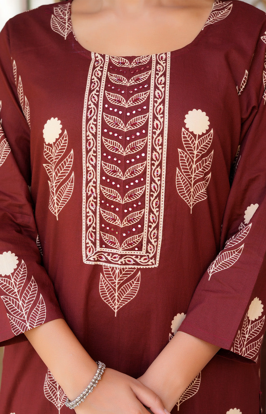 Ruhani – Maroon Embroidered Kurta Set