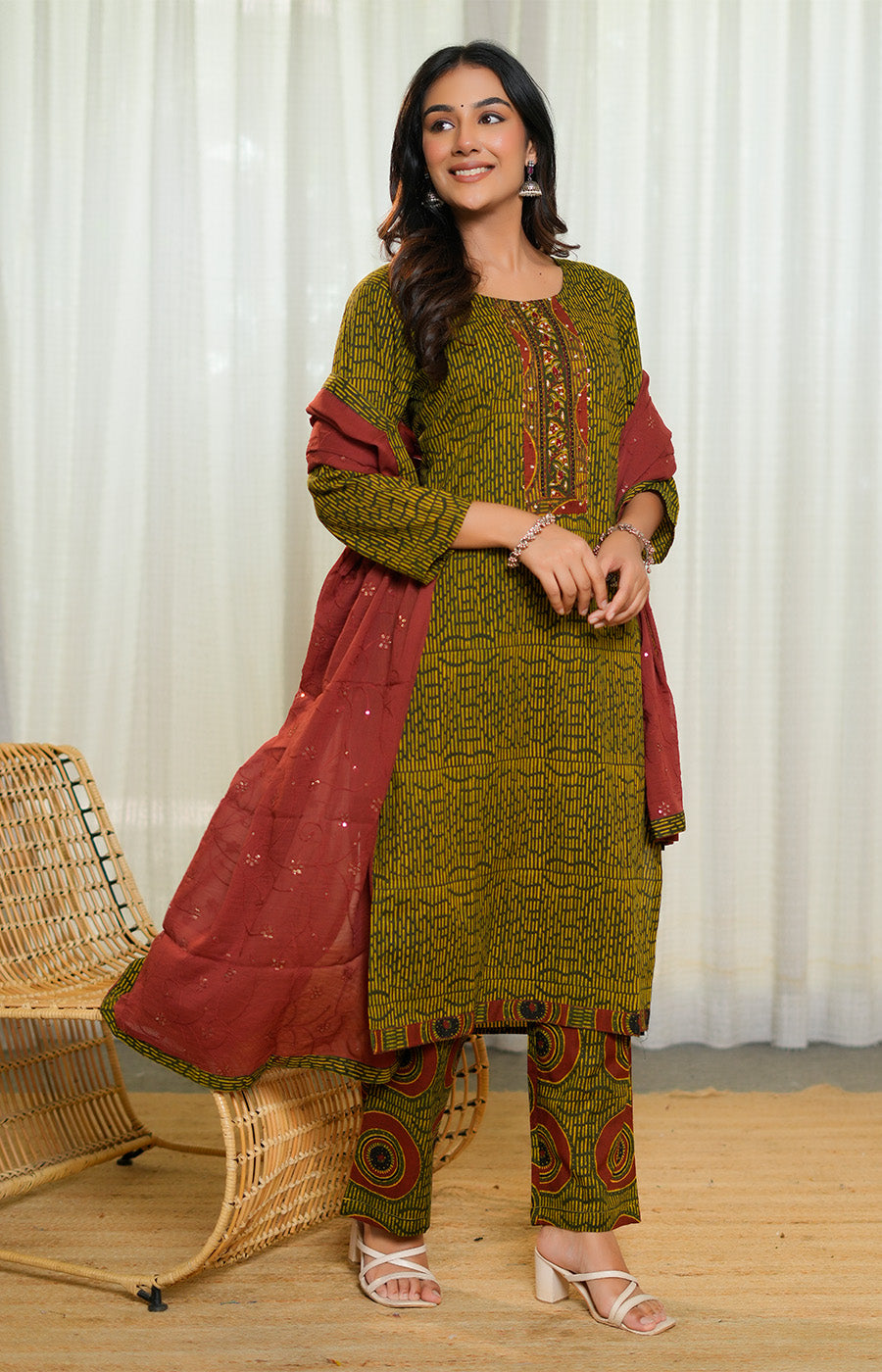 Aarohi – Olive Green Traditional Suit Set