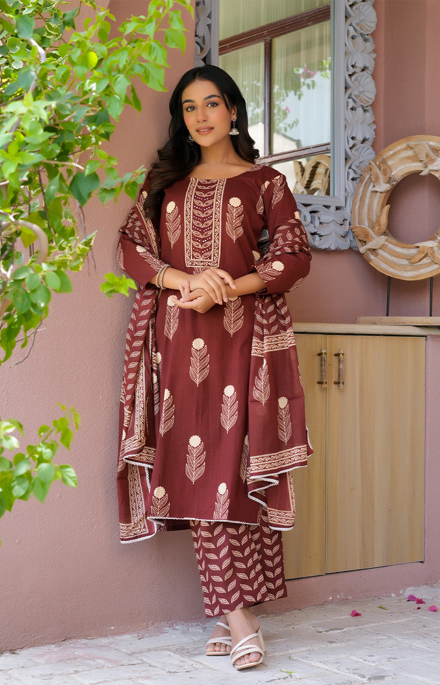 Ruhani – Maroon Embroidered Kurta Set