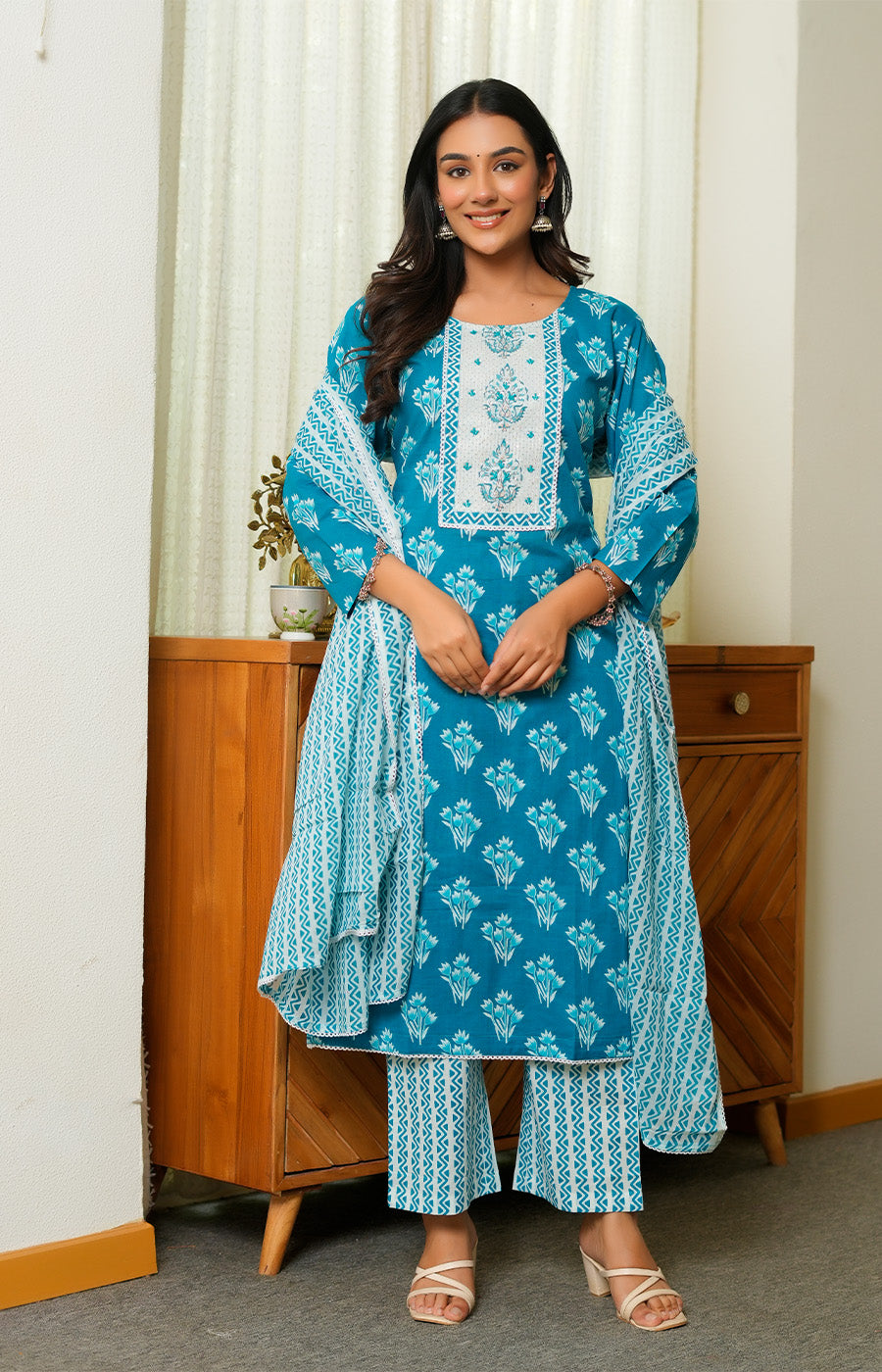 Rhea – Turquoise Printed Kurta Set